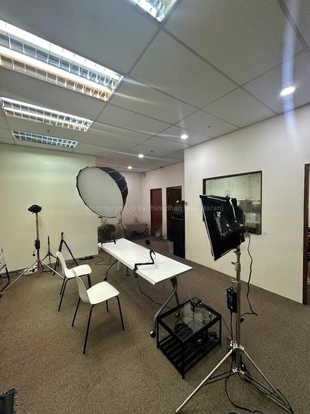 Light Industrial (B1) for Rent: "Bizlink Centre - Image 6