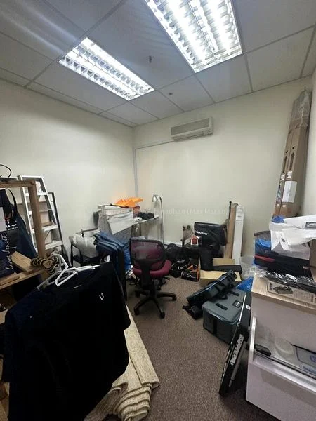 Light Industrial (B1) for Rent: "Bizlink Centre - Image 4