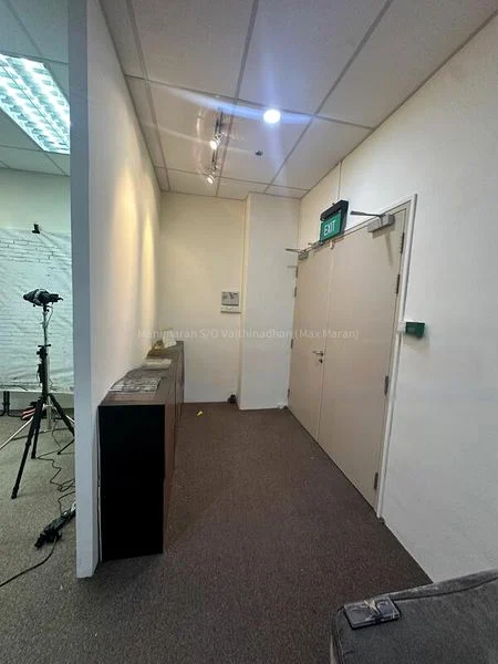 Light Industrial (B1) for Rent: "Bizlink Centre - Image 2