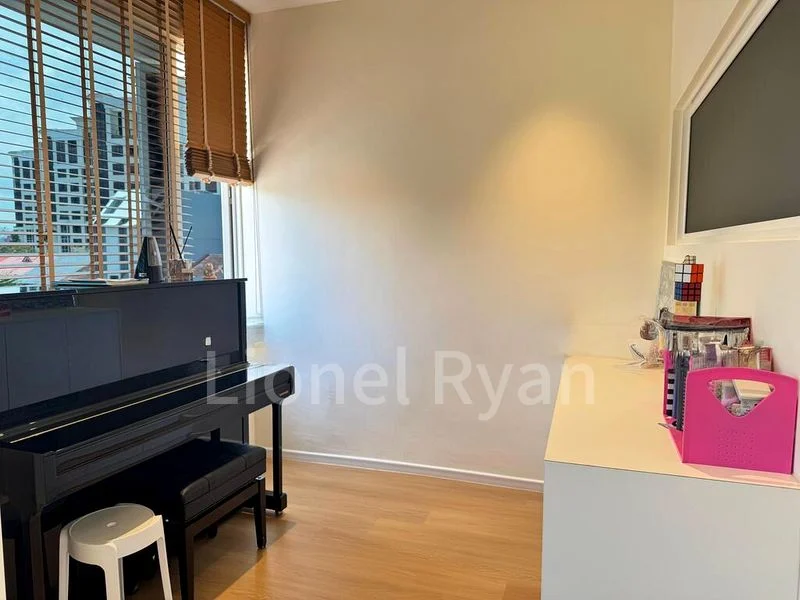 4 Bed Terraced House (Landed) for Sale in Jalan Angin Laut - Image 4