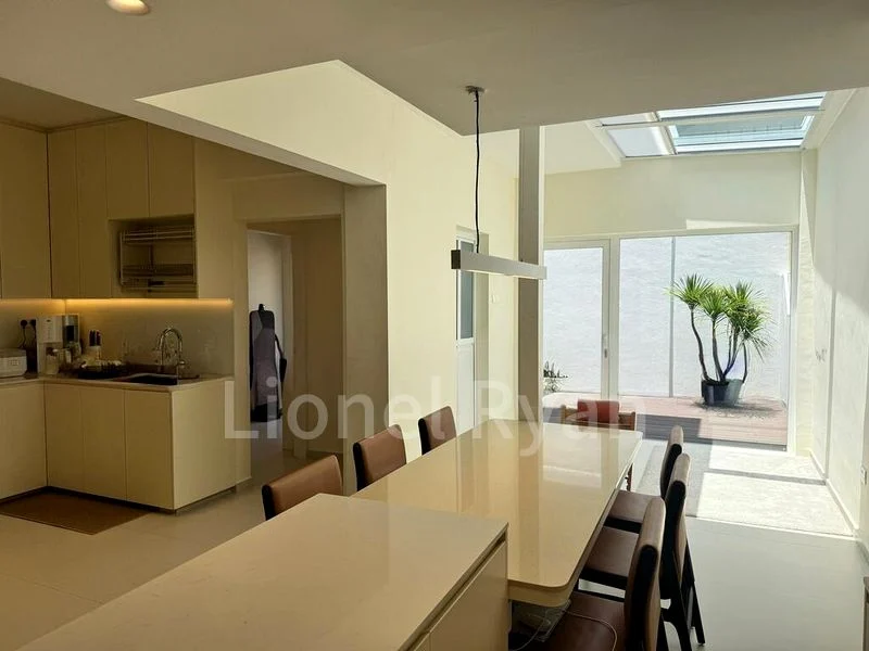 4 Bed Terraced House (Landed) for Sale in Jalan Angin Laut - Image 9