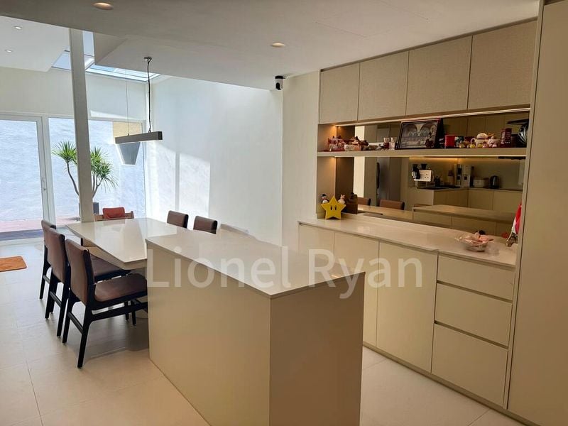 4 Bed Terraced House (Landed) for Sale in Jalan Angin Laut - Image 10