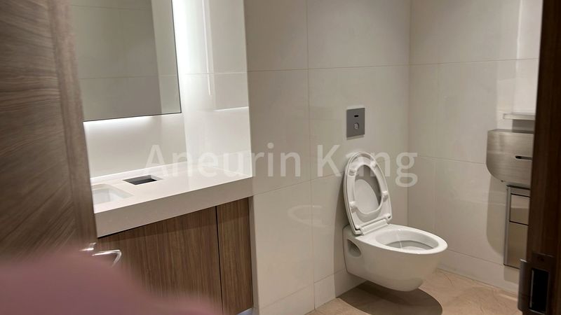 Office for Rent in  Centennial Tower - Image 5