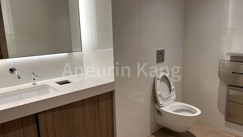 Office for Rent in  Centennial Tower - Image 6