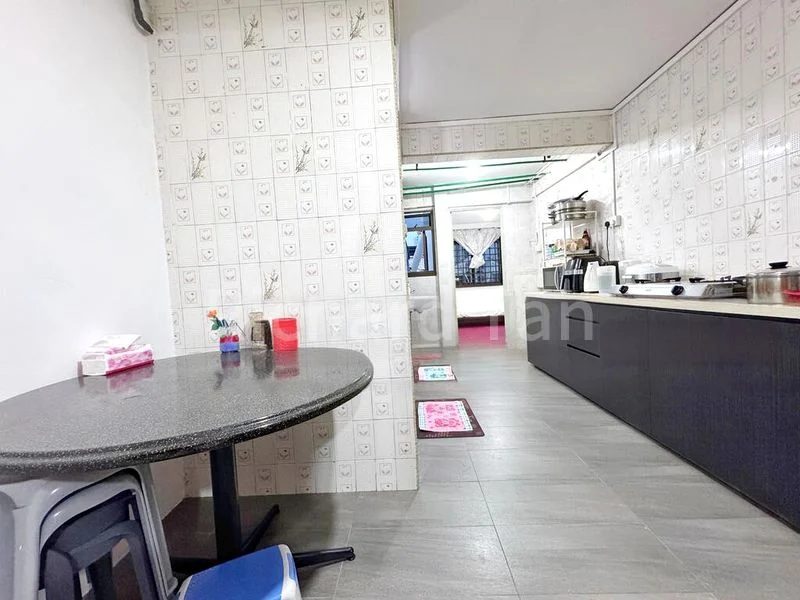 3 Room (3I) HDB for Sale in 98 Lorong 1 Toa Payoh - Image 9