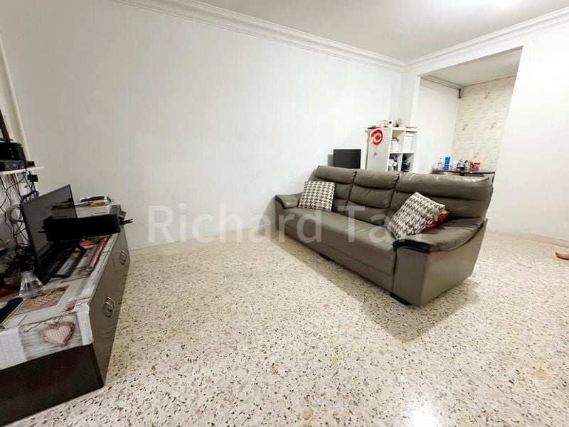 3 Room (3I) HDB for Sale in 98 Lorong 1 Toa Payoh - Image 5