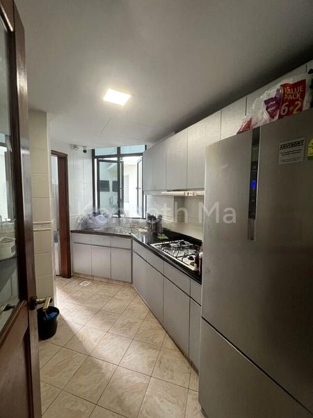 Master Room (Condo) for Rent in  Parc Oasis - Image 4