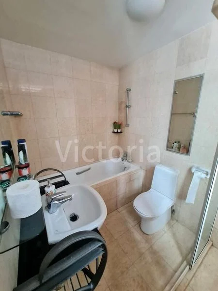 Common Room (Condo) for Rent in Heritage View - Image 4