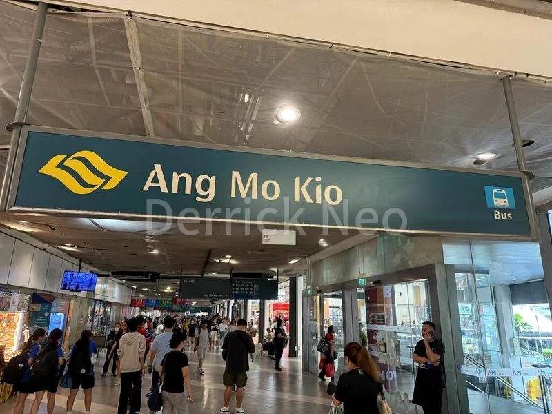 Shop / Shophouse for Rent: 705 Ang Mo Kio Avenue 8 - Image 1