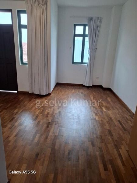 5 Bed Semi-Detached House (Landed) for Rent in  Eastwood Drive - Image 5