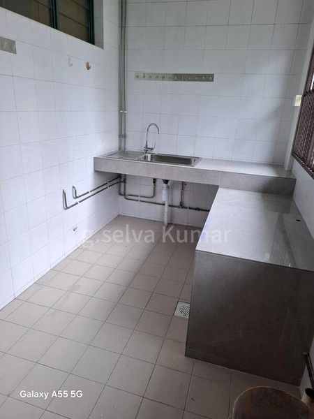 5 Bed Semi-Detached House (Landed) for Rent in  Eastwood Drive - Image 12