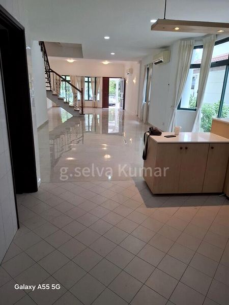 5 Bed Semi-Detached House (Landed) for Rent in  Eastwood Drive - Image 11
