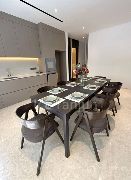 5+1 Bed Terraced House (Landed) for Sale in  Jalan Elok - Image 4