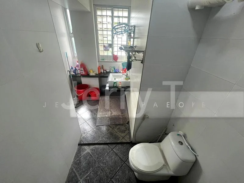 Master Room (Condo) for Rent in  Lakeside Tower - Image 12