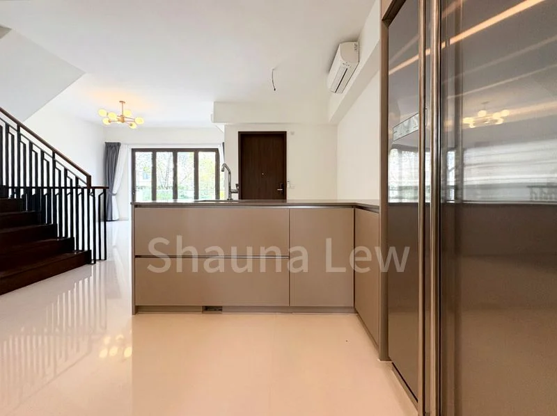 4 Bed Apartment (Condo) for Rent in Parksuites - Image 7