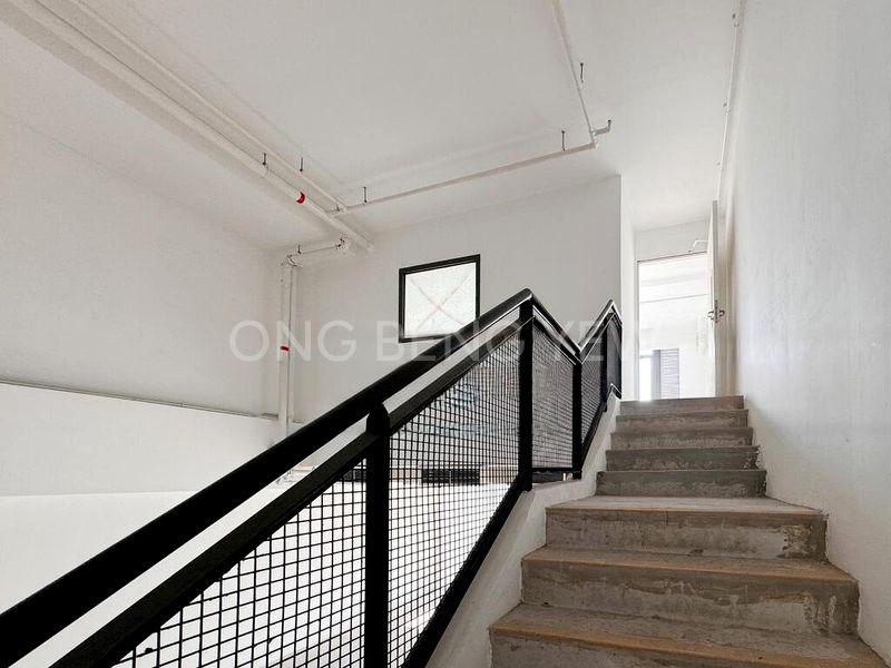 Light Industrial (B1) for Sale: Inspace - Image 4