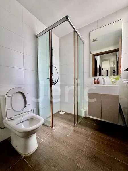 5 Bed Condo for Sale in  The Lucent - Image 8