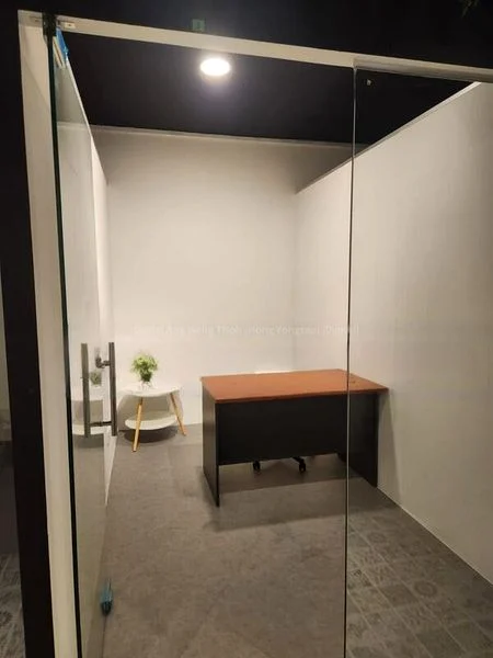 Shop / Shophouse for Rent: Peninsula Shopping Centre - Image 2