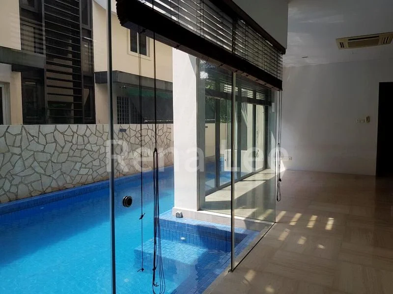 6 Bed Bungalow (Landed) for Sale in  Grove Drive - Image 1