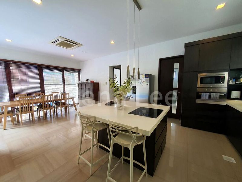 6 Bed Bungalow (Landed) for Sale in  Grove Drive - Image 12