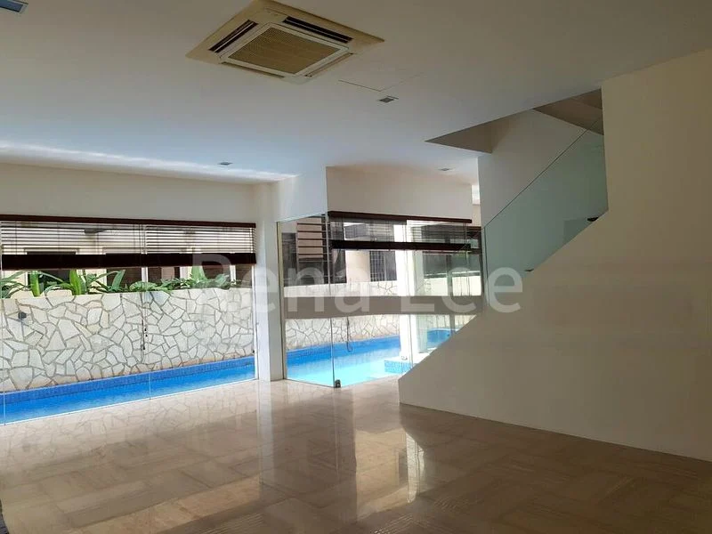 6 Bed Bungalow (Landed) for Sale in  Grove Drive - Image 18