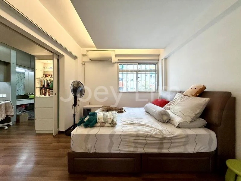 Jumbo HDB for Sale in  460 Tampines Street 42 - Image 9