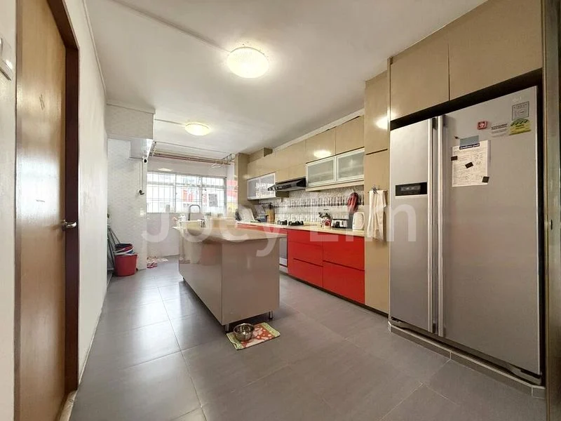 Jumbo HDB for Sale in  460 Tampines Street 42 - Image 2