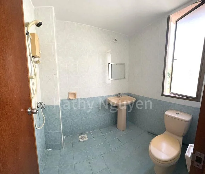 Master Room (Condo) for Rent in  Balmoral Luck - Image 10