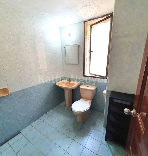 Master Room (Condo) for Rent in  Balmoral Luck - Image 6