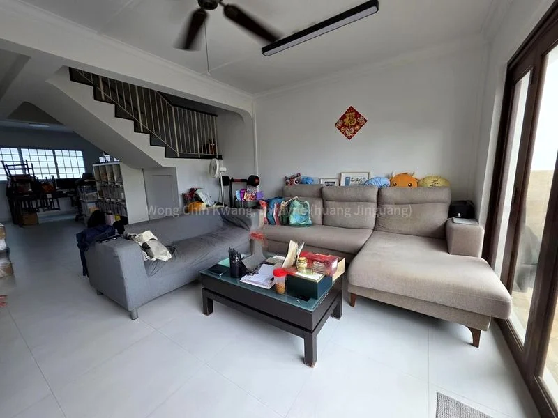 Maisonette HDB for Sale in  318 Serangoon Avenue 2 - Image 2