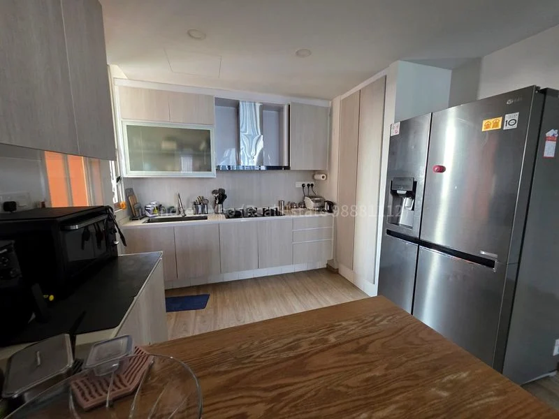 3 Bed Condo for Rent in  Kerrisdale - Image 8