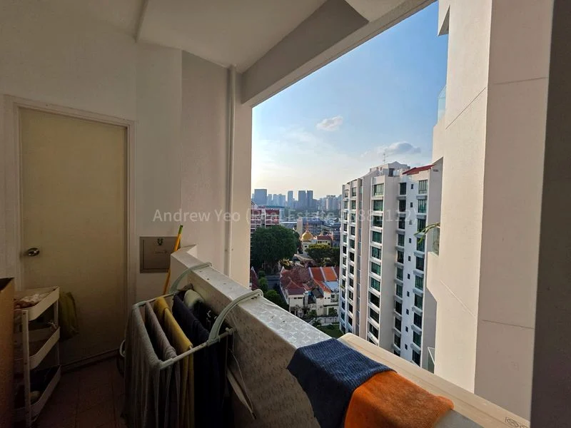 3 Bed Condo for Rent in  Kerrisdale - Image 5