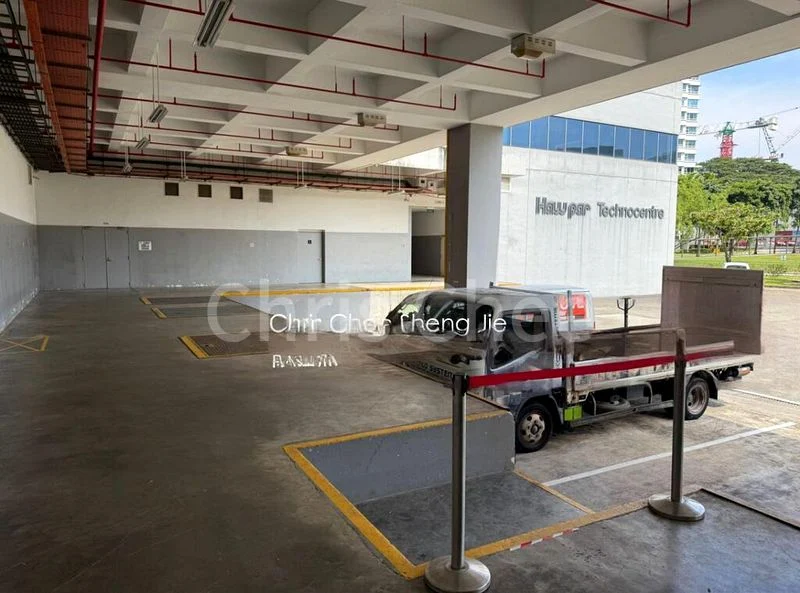 Light Industrial (B1) for Rent: LIGHT INDUSTRIAL BUILDING @ COMMONWEALTH - Image 5