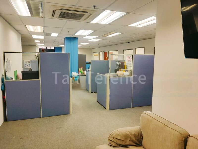 Light Industrial (B1) for Rent: Leong Huat Building - Image 5