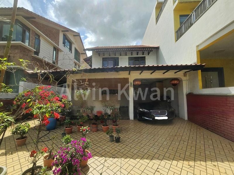 5 Bed Corner Terrace (Landed) for Sale in  Sennett Estate - Image 17
