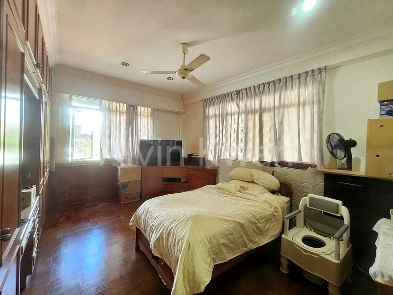 5 Bed Corner Terrace (Landed) for Sale in  Sennett Estate - Image 6