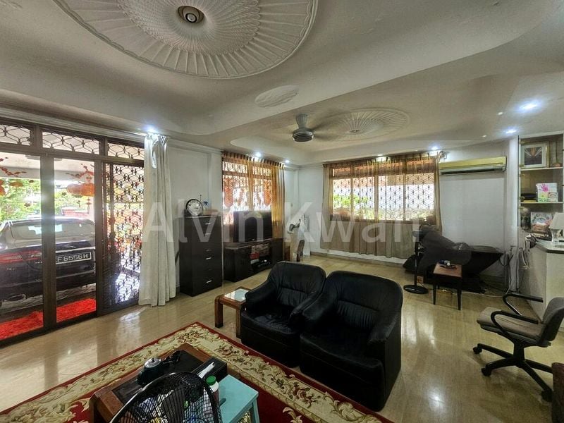 5 Bed Corner Terrace (Landed) for Sale in  Sennett Estate - Image 14