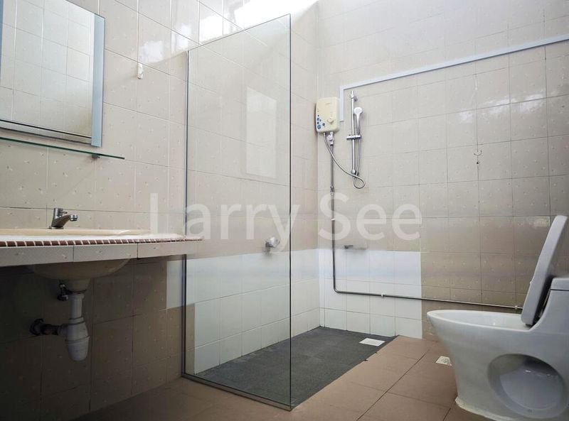 Master Room (Landed) for Rent in  Jalan Arif - Image 7