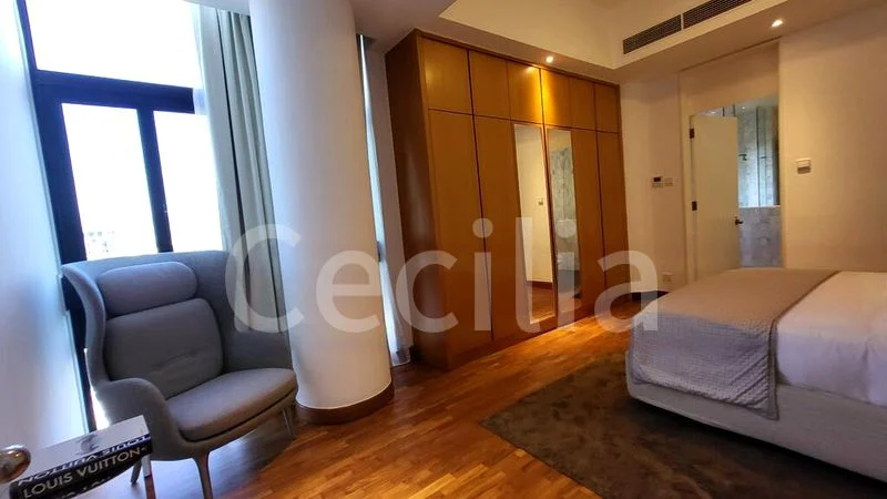 3 Bed Condo for Rent in  The Colonnade - Image 4