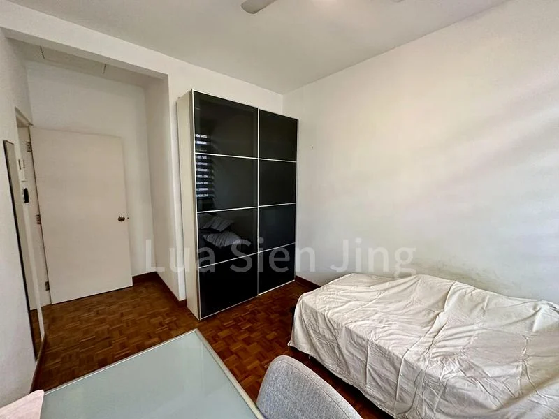 4 Bed Terraced House (Landed) for Rent in  Lucky Crescent - Image 6