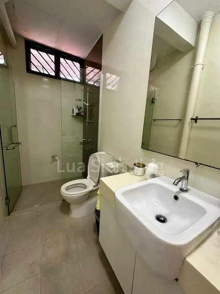 4 Bed Terraced House (Landed) for Rent in  Lucky Crescent - Image 9