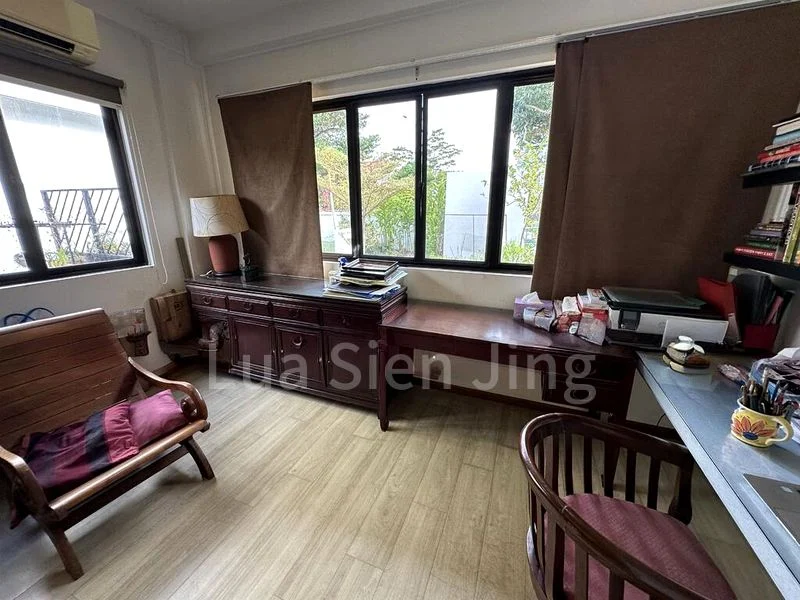 4 Bed Terraced House (Landed) for Rent in  Lucky Crescent - Image 5