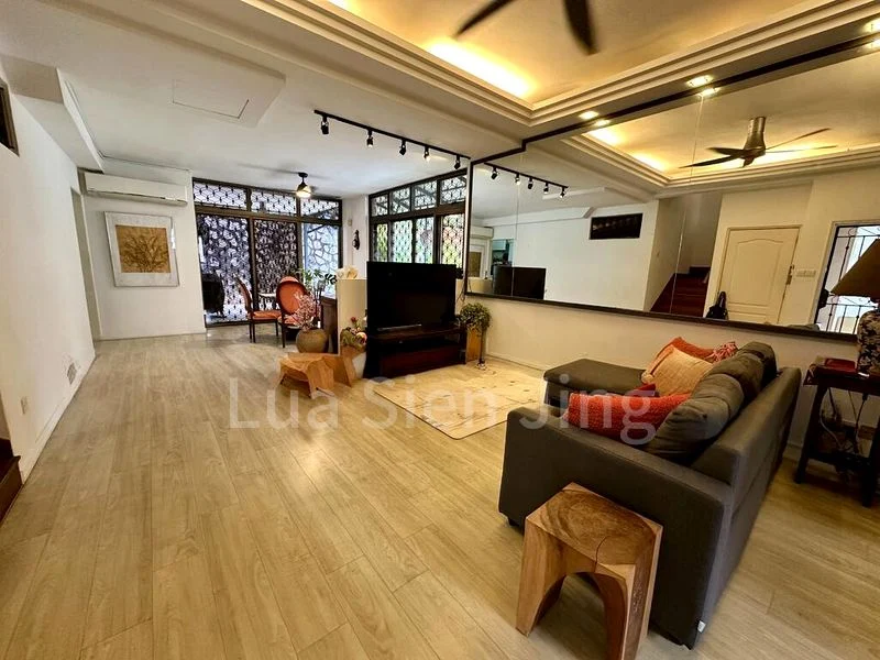 4 Bed Terraced House (Landed) for Rent in  Lucky Crescent - Image 3