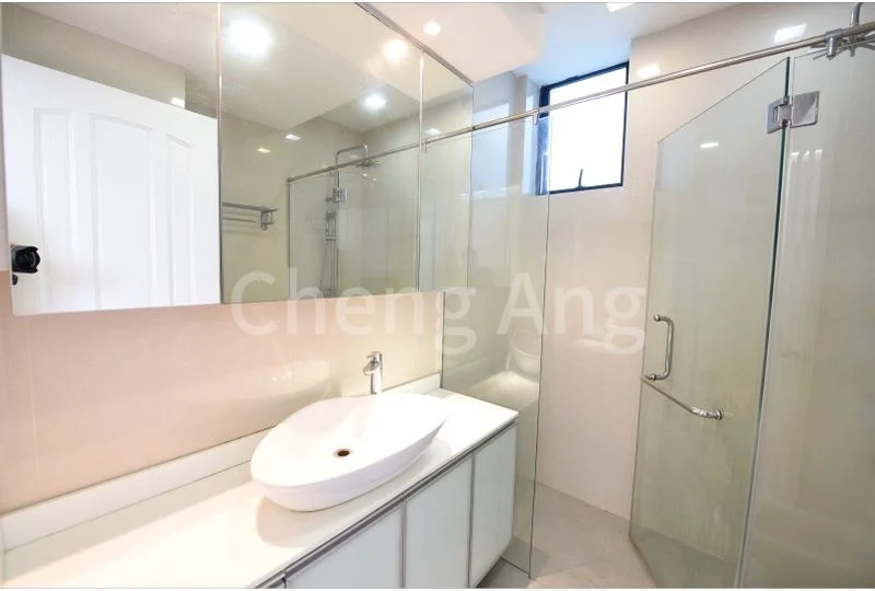 5 Bed Condo for Rent in  Spring Grove - Image 7