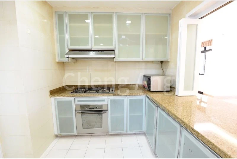 5 Bed Condo for Rent in  Spring Grove - Image 17