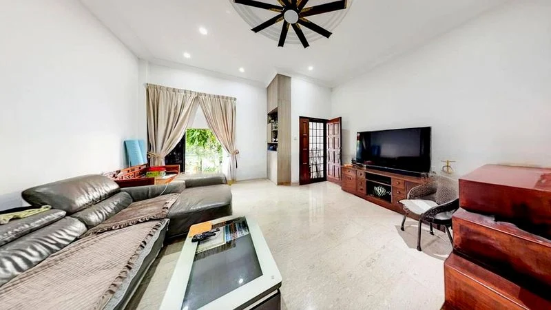 5 Bed Corner Terrace (Landed) for Sale in  Silahis Ville - Image 3