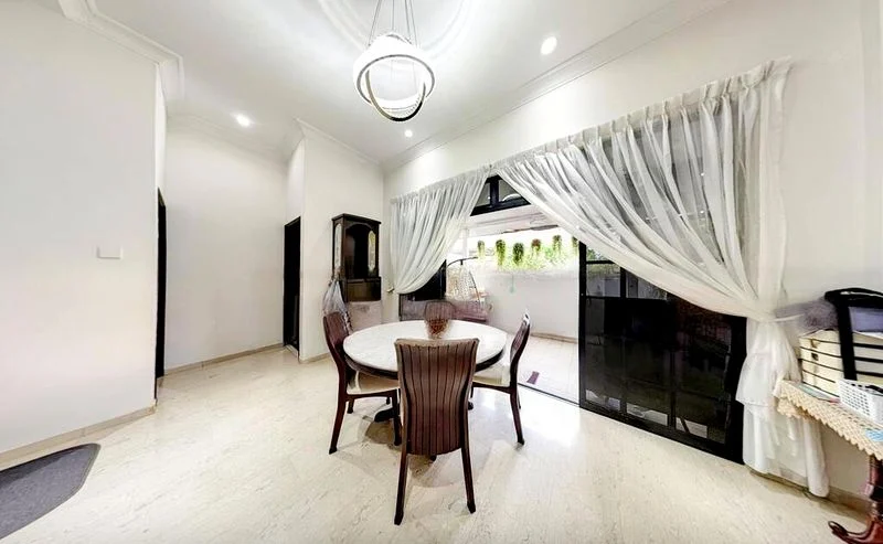 5 Bed Corner Terrace (Landed) for Sale in  Silahis Ville - Image 4