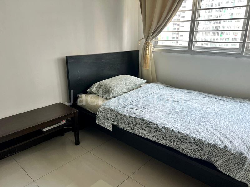 Common Room (HDB) for Rent in 414B Fernvale Link - Image 2