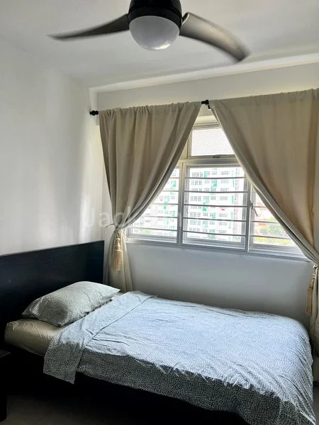 Common Room (HDB) for Rent in 414B Fernvale Link - Image 1