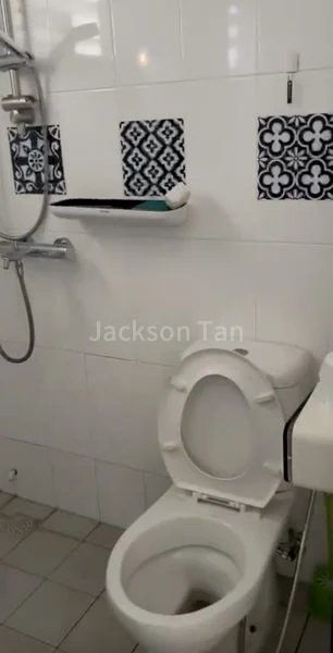 Common Room (HDB) for Rent in 414B Fernvale Link - Image 4